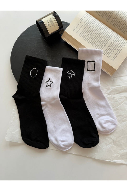Sevimli Nakışlı 4 Çift Unisex Soket Yazlık Kışlık Siyah Beyaz Çorap Seti