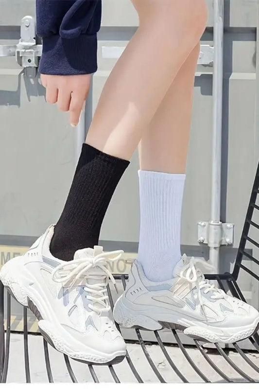 Düz Tenis Kolej Çorabı Seti 4 Çift 2 siyah 2 beyaz