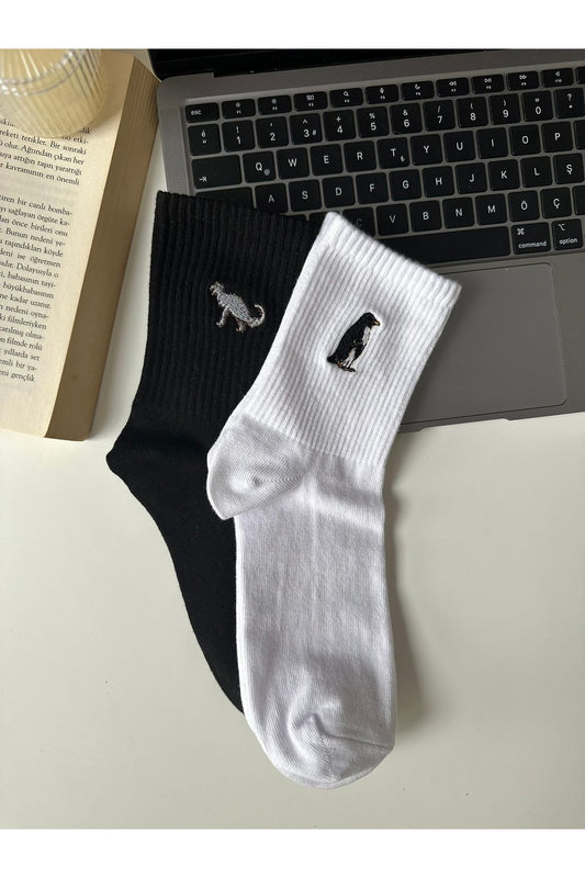 Siyah Dinazor Trex Ve Beyaz Yalnız Penguen Nakışlı Yazlık Kışlık Unisex 2 Çift Soket Çorap Seti