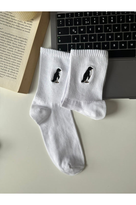 Hüzünlü Beyaz Yalnız Penguen Nakışlı Yazlık Kışlık Unisex Eğlenceli Tekli Çorap
